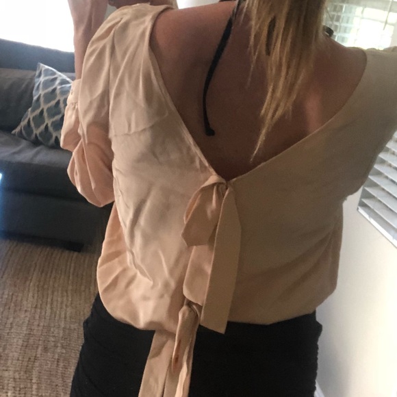 Peach blouse - Picture 4 of 5